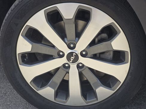 Used 2022 Kia Telluride S FWD image 10
