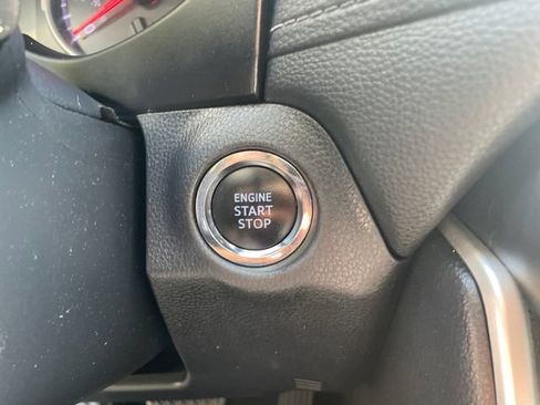 Used 2019 Toyota RAV4 XLE AWD/4WD image 37