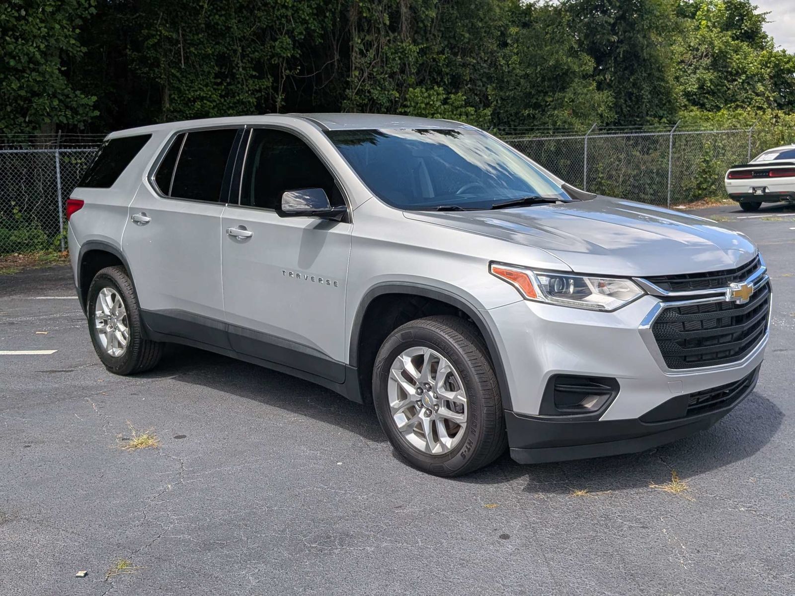 Used 2020 Chevrolet Traverse LS FWD image 2