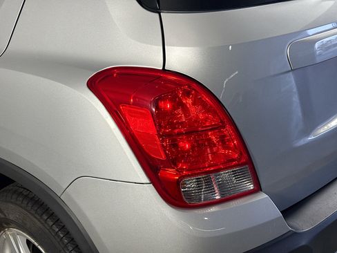 Used 2016 Chevrolet Trax LT w/ LT Sun and Sound Package image 35