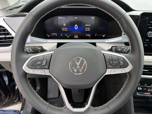 New 2026 Volkswagen Taos SE AWD/4WD image 15