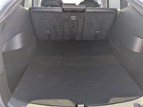 Used 2022 Tesla Model Y Long Range image 6