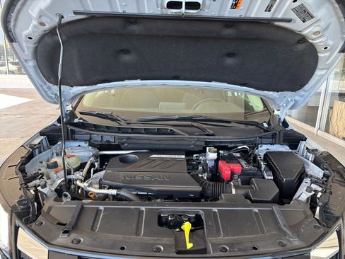 Used 2025 Nissan Rogue SV image 34