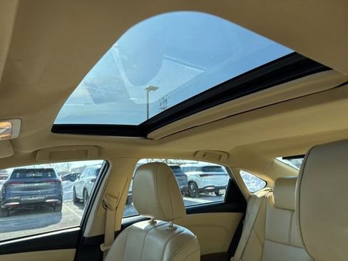 Used 2014 Toyota Avalon Limited image 17