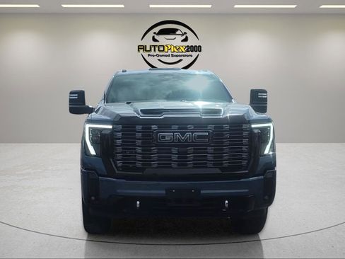 Used 2025 GMC Sierra 2500 Denali Ultimate AWD/4WD image 2