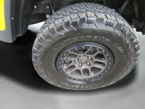 Used 2023 Jeep Gladiator Overland w/ Trailer Tow Package AWD/4WD image 33