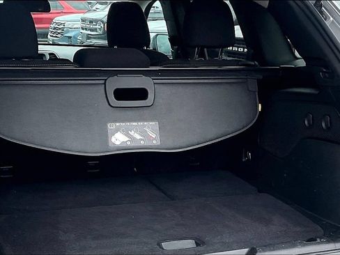 Used 2017 Jeep Cherokee Latitude w/ Safety/Convenience Group FWD image 27