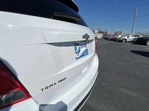 Used 2020 Chevrolet Trax LT image 16