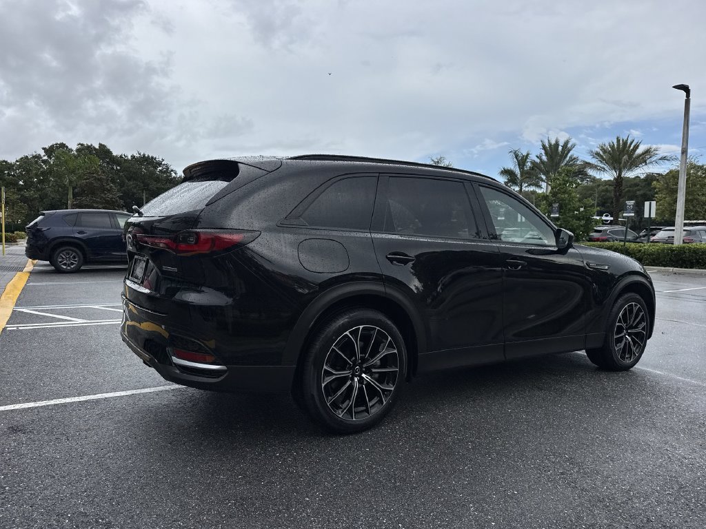 Certified 2025 MAZDA CX-70 Plug-In Hybrid w/ Premium Plus AWD/4WD image 24