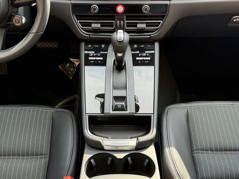 New 2026 Porsche Macan Turbo image 16