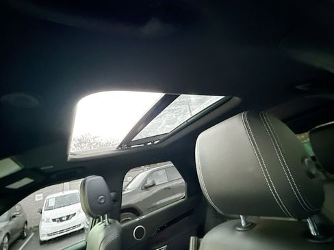 Used 2023 Land Rover Discovery S R-Dynamic image 24