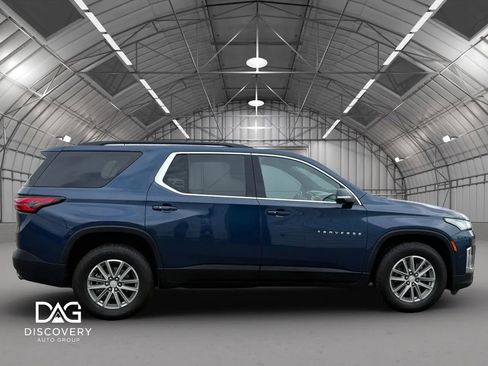 Used 2023 Chevrolet Traverse LT w/ Rear Camera Mirror Package AWD/4WD image 6