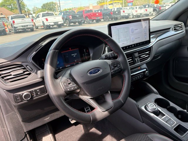 Certified 2024 Ford Escape ST-Line w/ Tech Pack #1 AWD/4WD image 17