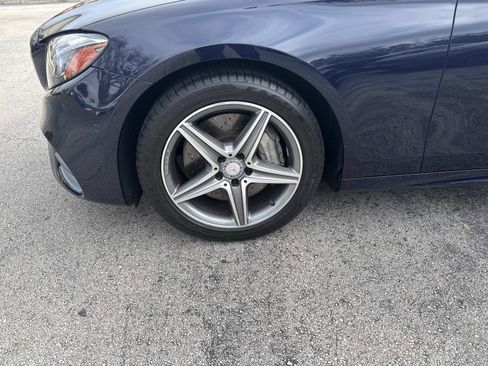 Used 2017 Mercedes-Benz E 300 image 9