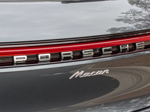 Certified 2026 Porsche Macan AWD/4WD image 29