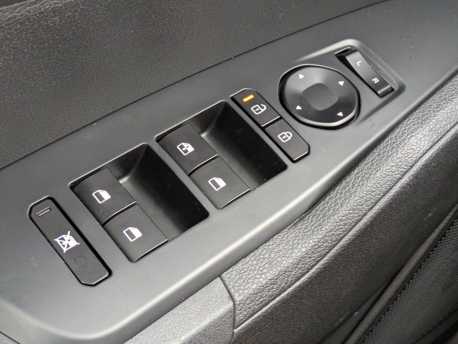 Certified 2026 Kia Sportage LX FWD image 16