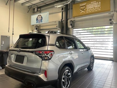 Used 2025 Subaru Forester Limited image 17