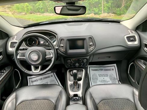 Used 2019 Jeep Compass Latitude w/ Popular Equipment Group AWD/4WD image 13
