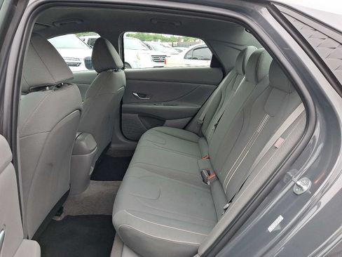Used 2024 Hyundai Elantra SEL FWD image 11