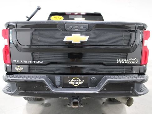 Used 2024 Chevrolet Silverado 2500 High Country w/ High Country Premium Package AWD/4WD image 8
