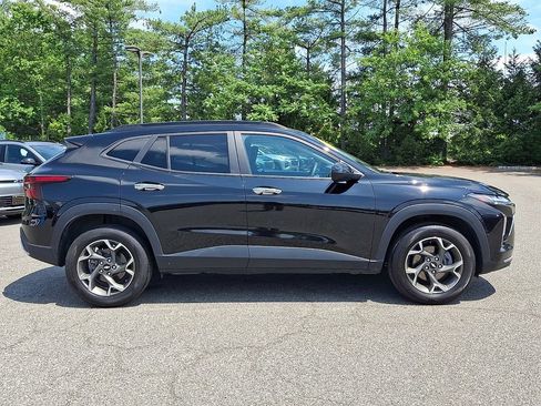 Certified 2024 Chevrolet Trax LT w/ LT Convenience Package FWD image 7