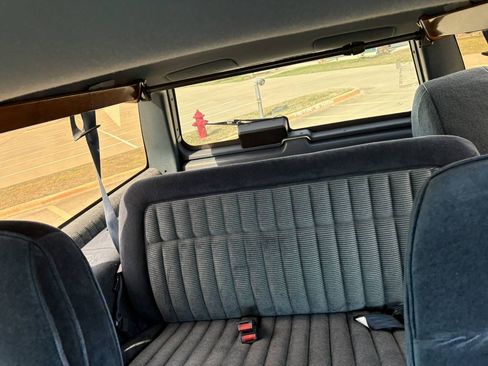 Used 1993 Chevrolet Suburban 2WD image 14