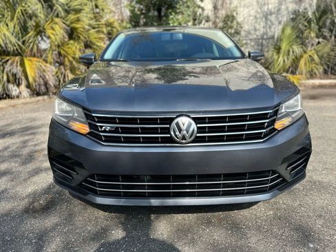 Used 2017 Volkswagen Passat 1.8T R-Line image 3