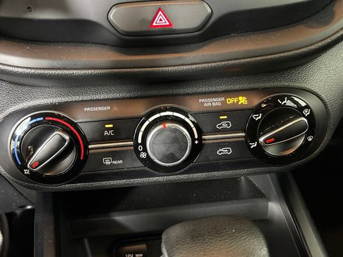Used 2024 Kia Soul LX w/ Option Group 015 FWD image 16
