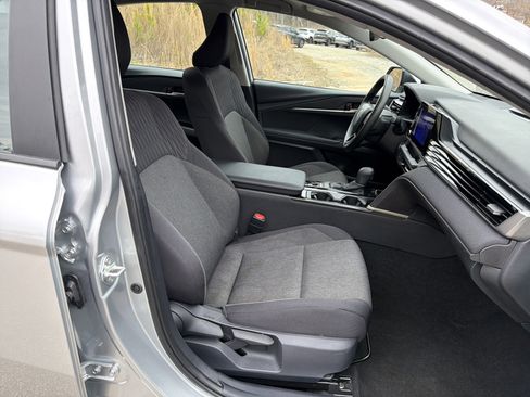 Used 2025 Toyota Camry LE FWD image 13