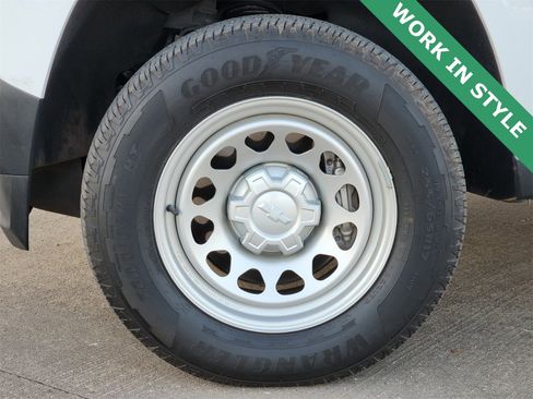 Used 2025 Chevrolet Colorado W/T w/ Advanced Trailering Package image 10