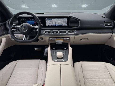 New 2026 Mercedes-Benz GLS 580 4MATIC image 13