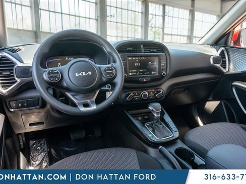 Used 2025 Kia Soul LX FWD image 23