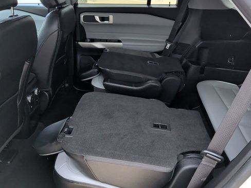 Used 2021 Ford Explorer XLT w/ Equipment Group 202A RWD image 36