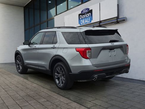 Used 2023 Ford Explorer XLT w/ Equipment Group 202A AWD/4WD image 5