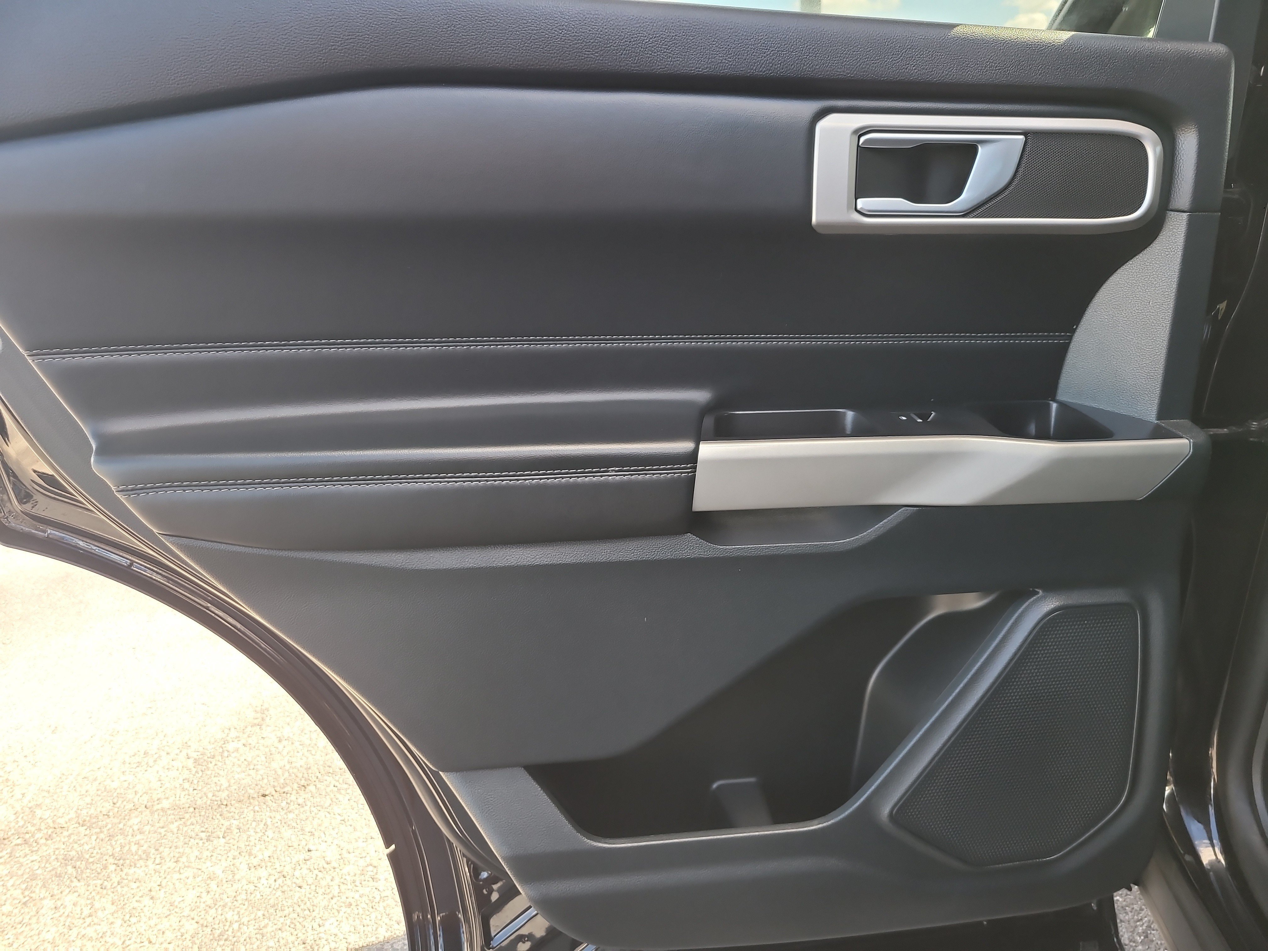 Used 2023 Ford Explorer XLT RWD image 10