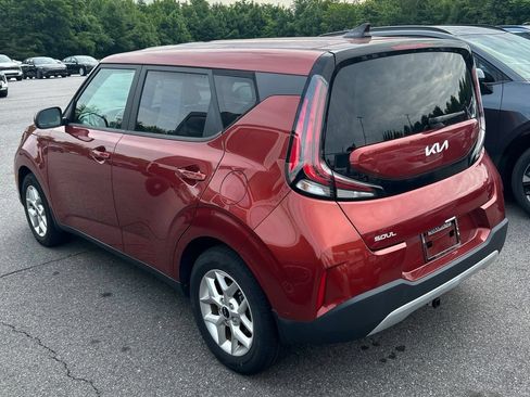 Certified 2023 Kia Soul LX w/ LX Technology Package FWD image 5