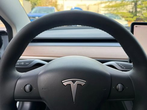 Used 2023 Tesla Model 3 Standard Range image 23