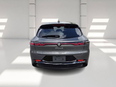 Used 2025 Alfa Romeo Tonale w/ Premium Package image 5