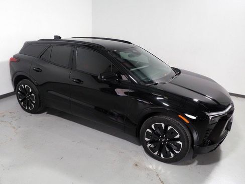 Used 2024 Chevrolet Blazer EV AWD RS image 11