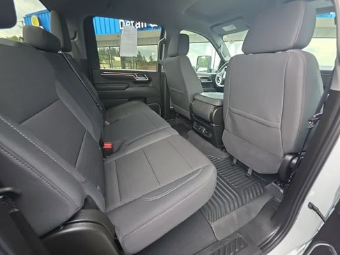 Used 2025 Chevrolet Silverado 2500 LT w/ Convenience Package AWD/4WD image 18