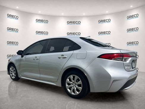 Used 2021 Toyota Corolla LE FWD image 4