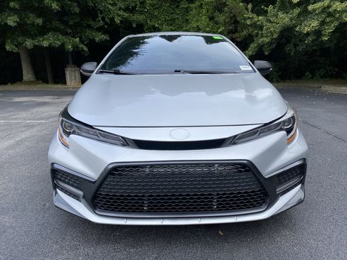 Used 2021 Toyota Corolla SE FWD image 3