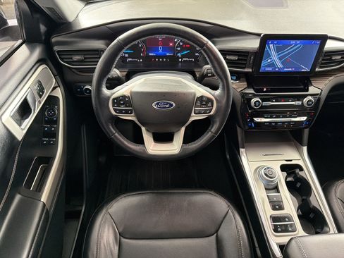 Used 2022 Ford Explorer Limited w/ Equipment Group 301A RWD image 29