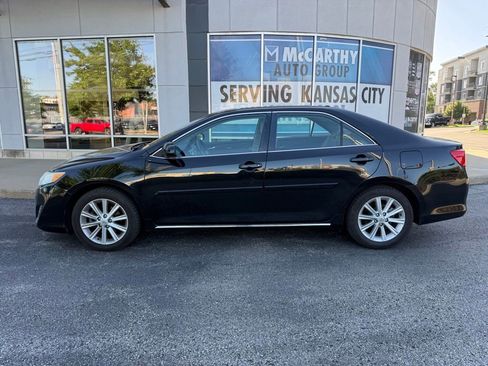 Used 2013 Toyota Camry XLE w/ Leather Pkg FWD image 11