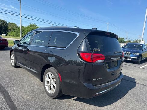 Used 2019 Chrysler Pacifica Limited FWD image 5