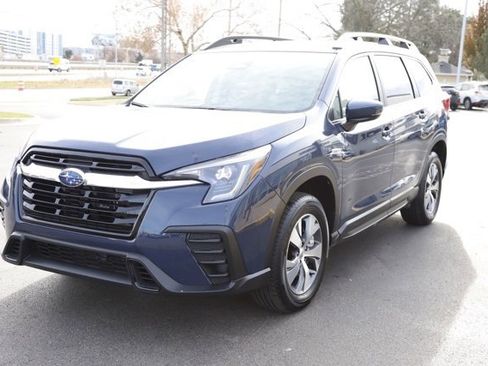 Certified 2025 Subaru Ascent Premium w/ Premium Package image 9