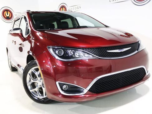 Used 2018 Chrysler Pacifica Limited FWD image 9