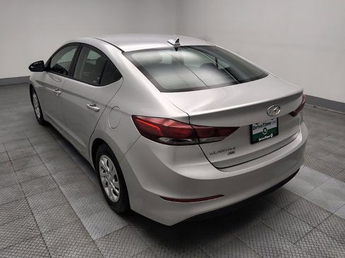 Used 2018 Hyundai Elantra SE w/ SE Connectivity Package 04 FWD image 5