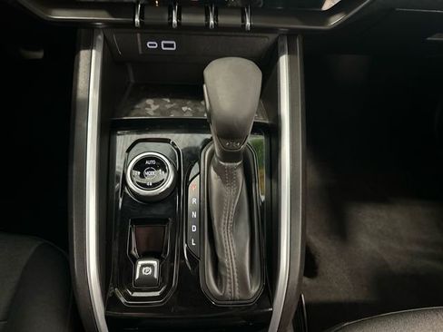 Used 2024 Chevrolet Colorado Trail Boss w/ Advanced Trailering Package AWD/4WD image 24