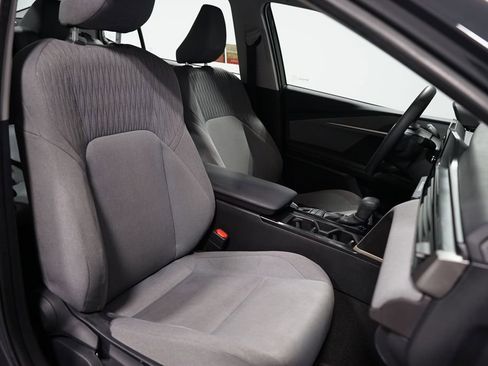 Used 2025 Toyota Camry LE image 28